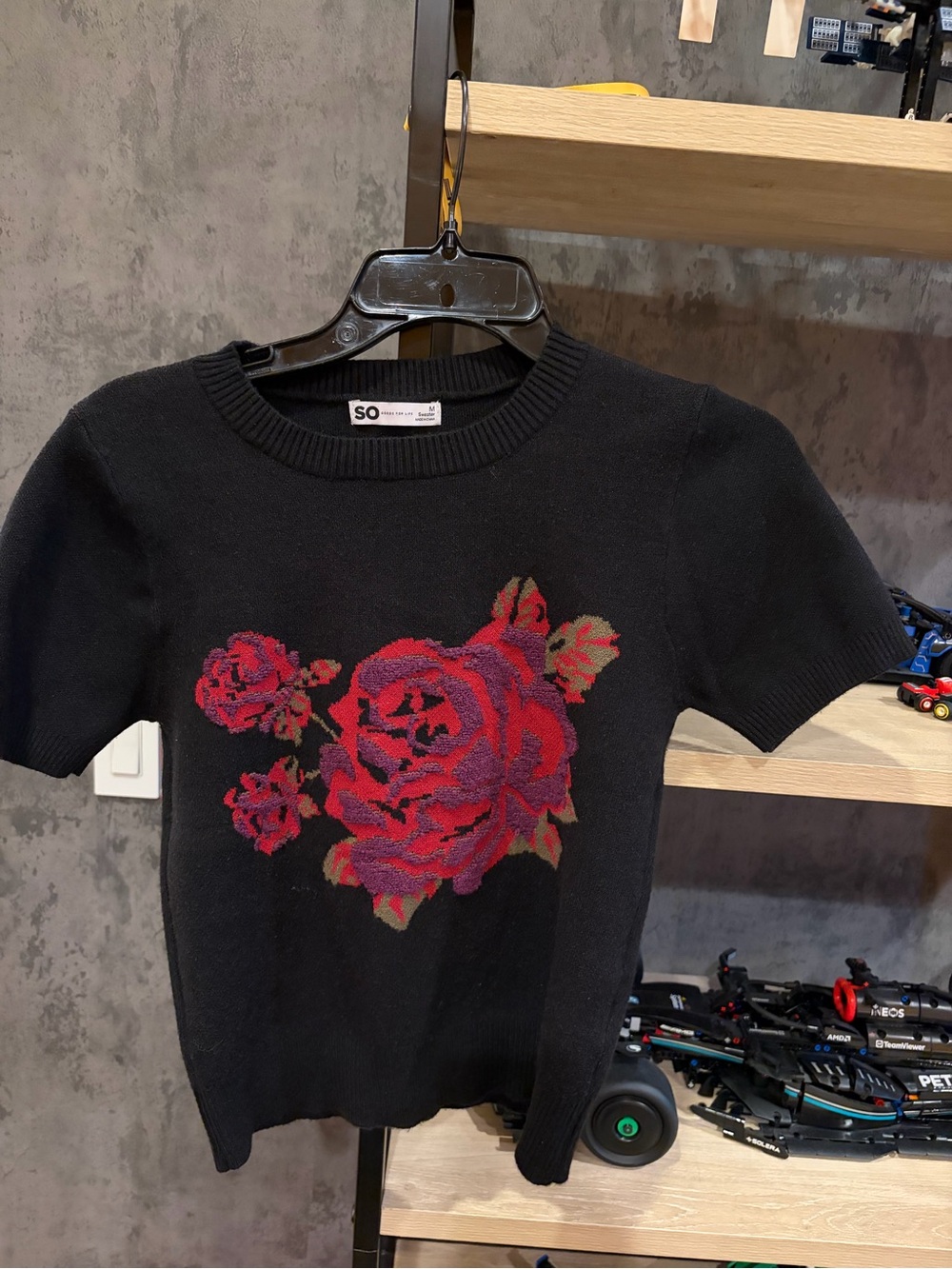 SO Black Short-Sleeve Knit Sweater with Pink Rose Motif